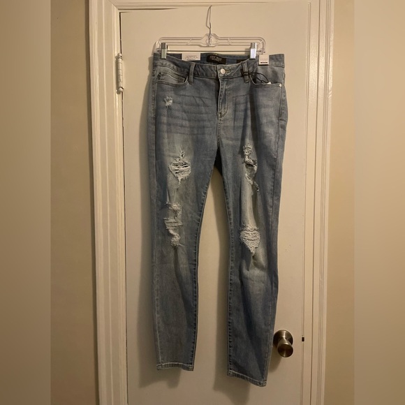 Judy Blue NWT Distressed Skinny Fit Jean Light Blue Size 32 - Picture 1 of 16